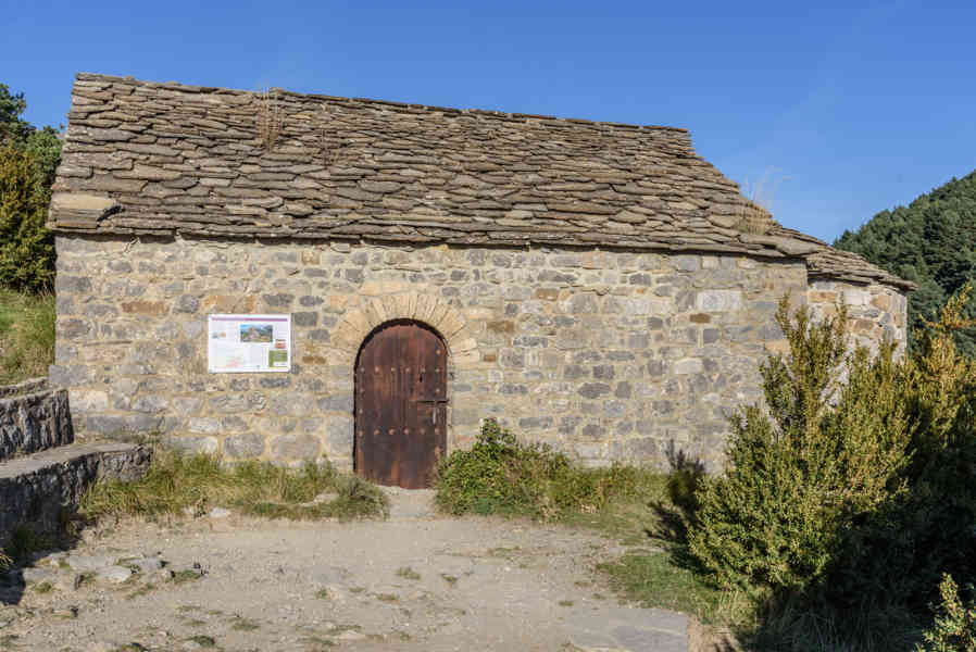 Huesca - Tella 14 - ermita de los Santos Juan y Pablo.jpg